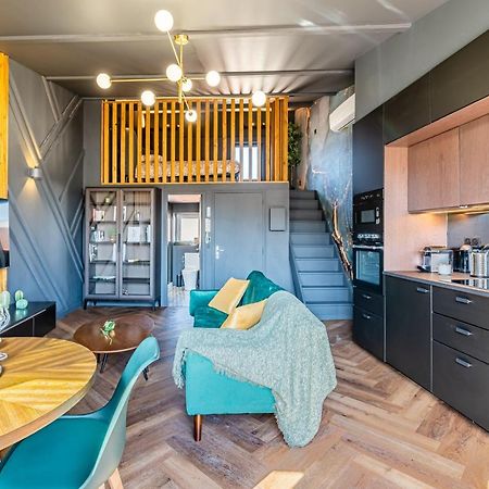 Loft En Ville - Duplex Terrasse Coeur Historique Avec Vue Degagee & Parking Souterrain Offert La Ciotat Exterior foto