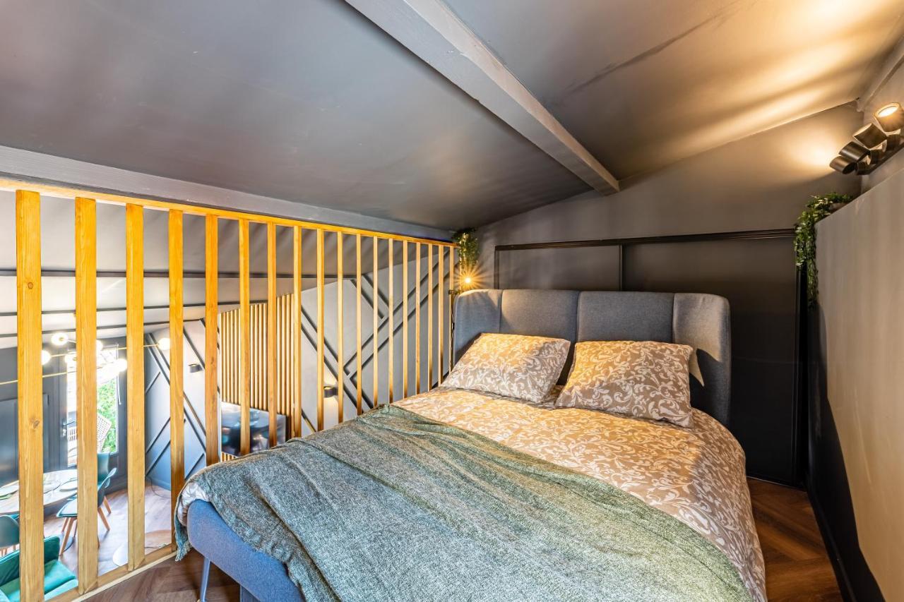 Loft En Ville - Duplex Terrasse Coeur Historique Avec Vue Degagee & Parking Souterrain Offert La Ciotat Exterior foto